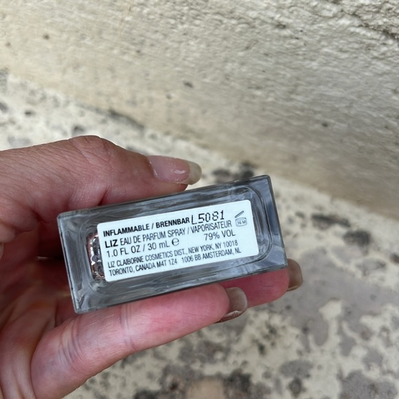 New Liz perfume - Picture 9 of 14